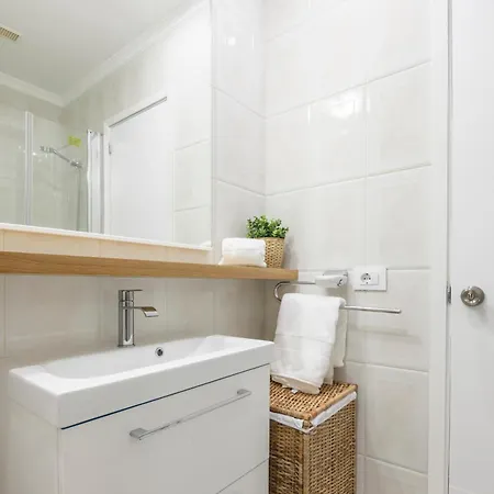 Frente A La Playa De Canteras C68 아파트 *