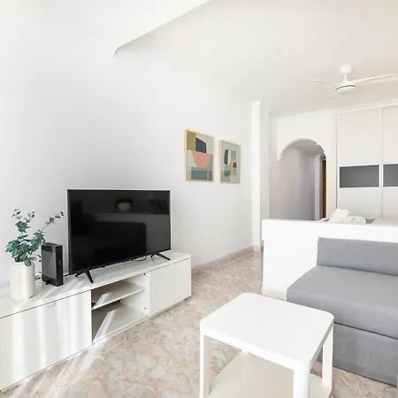 Frente A La Playa De Canteras C68 아파트 *