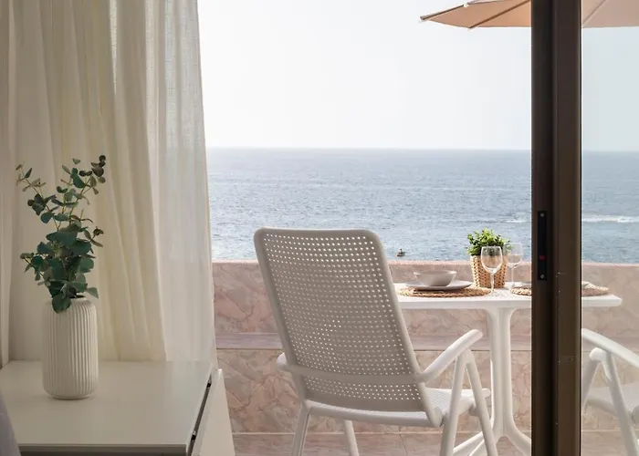 Frente A La Playa De Canteras C68 * Las Palmas / Gran Canaria