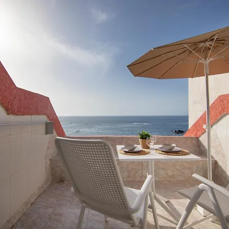 Frente A La Playa De Canteras C68